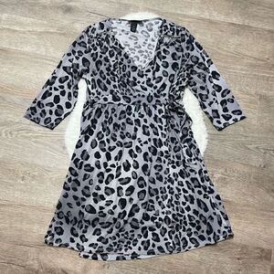 Lane Bryant Wrap Dress Grey Leopard Vneck Size 14/16 Comfy Non Iron